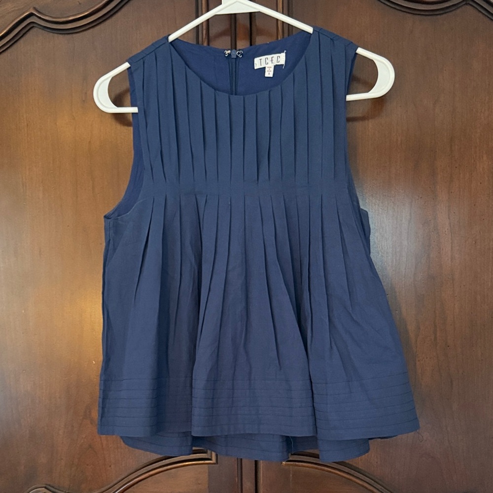 TCEC Navy Pleated Sleeveless Blouse High Low Top Women’s Size S